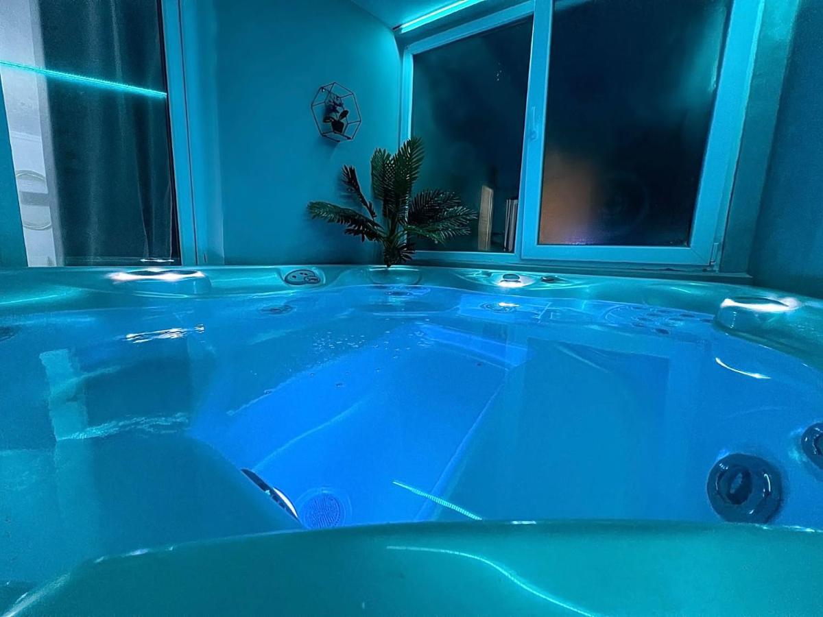 Luxor - Jacuzzi&Cozy Apartments ซีบิว ภายนอก รูปภาพ