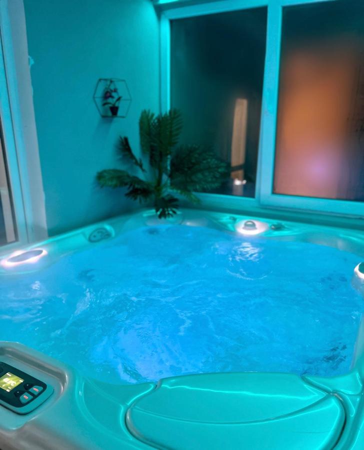 Luxor - Jacuzzi&Cozy Apartments ซีบิว ภายนอก รูปภาพ