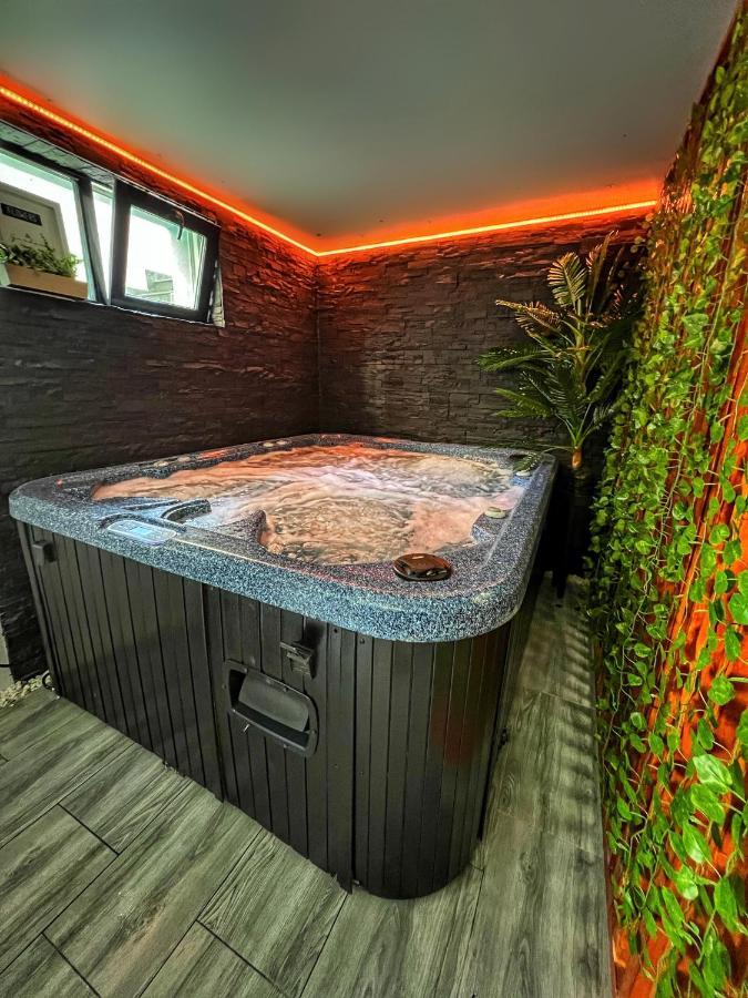 Luxor - Jacuzzi&Cozy Apartments ซีบิว ภายนอก รูปภาพ