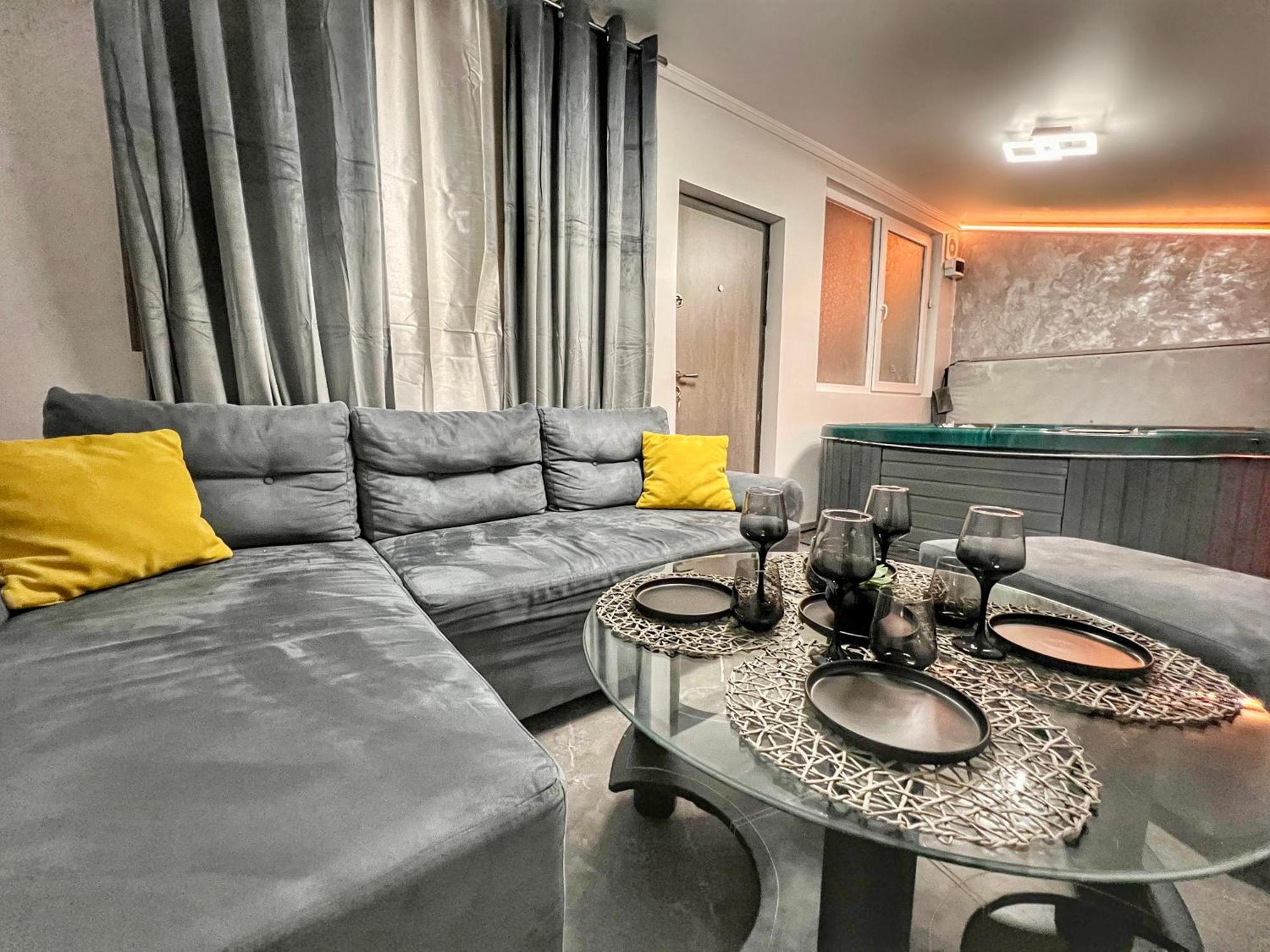 Luxor - Jacuzzi&Cozy Apartments ซีบิว ภายนอก รูปภาพ